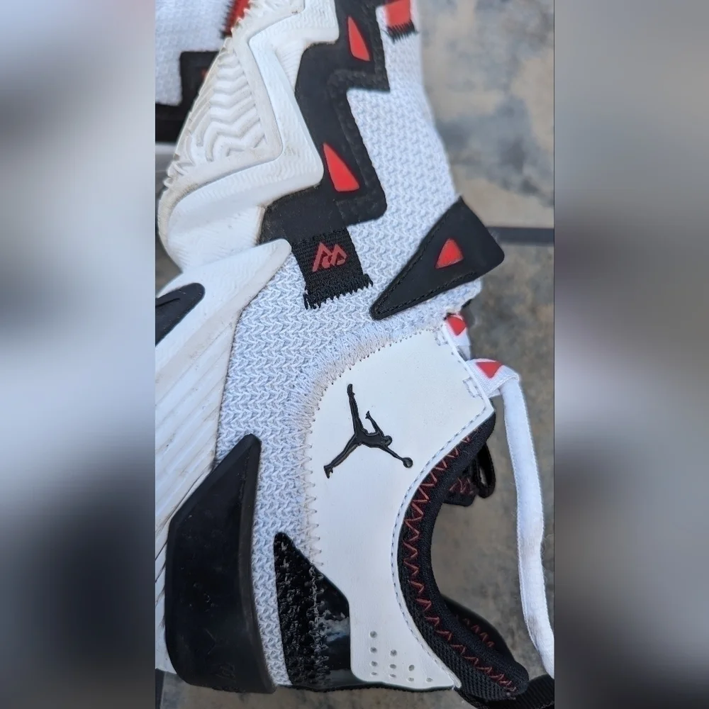 Jordan Kids White Black Red Zig-Zag Basketball Sneakers